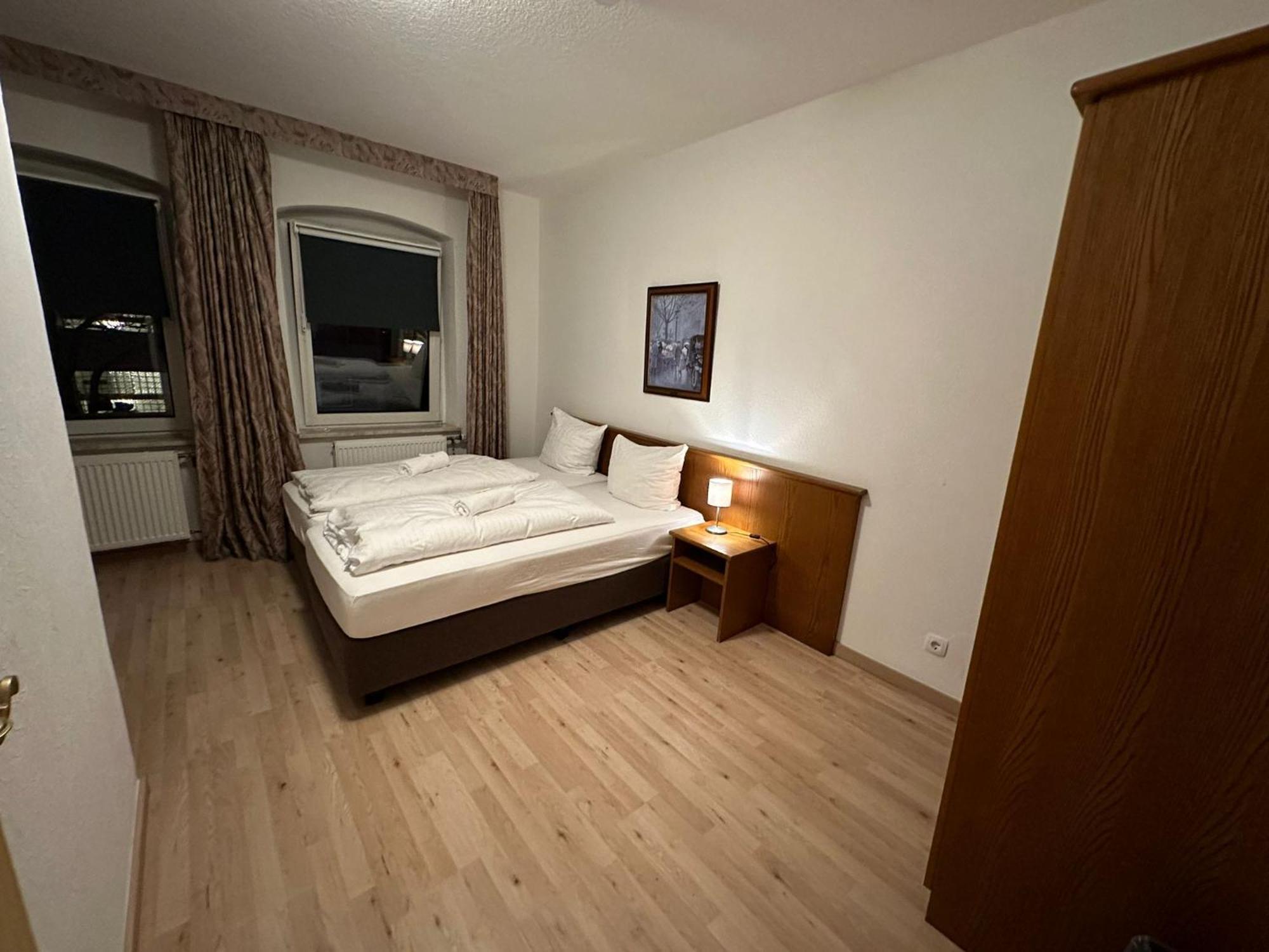 Hotel Bff Airport Messe Schlaf - Duesseldorf Buitenkant foto