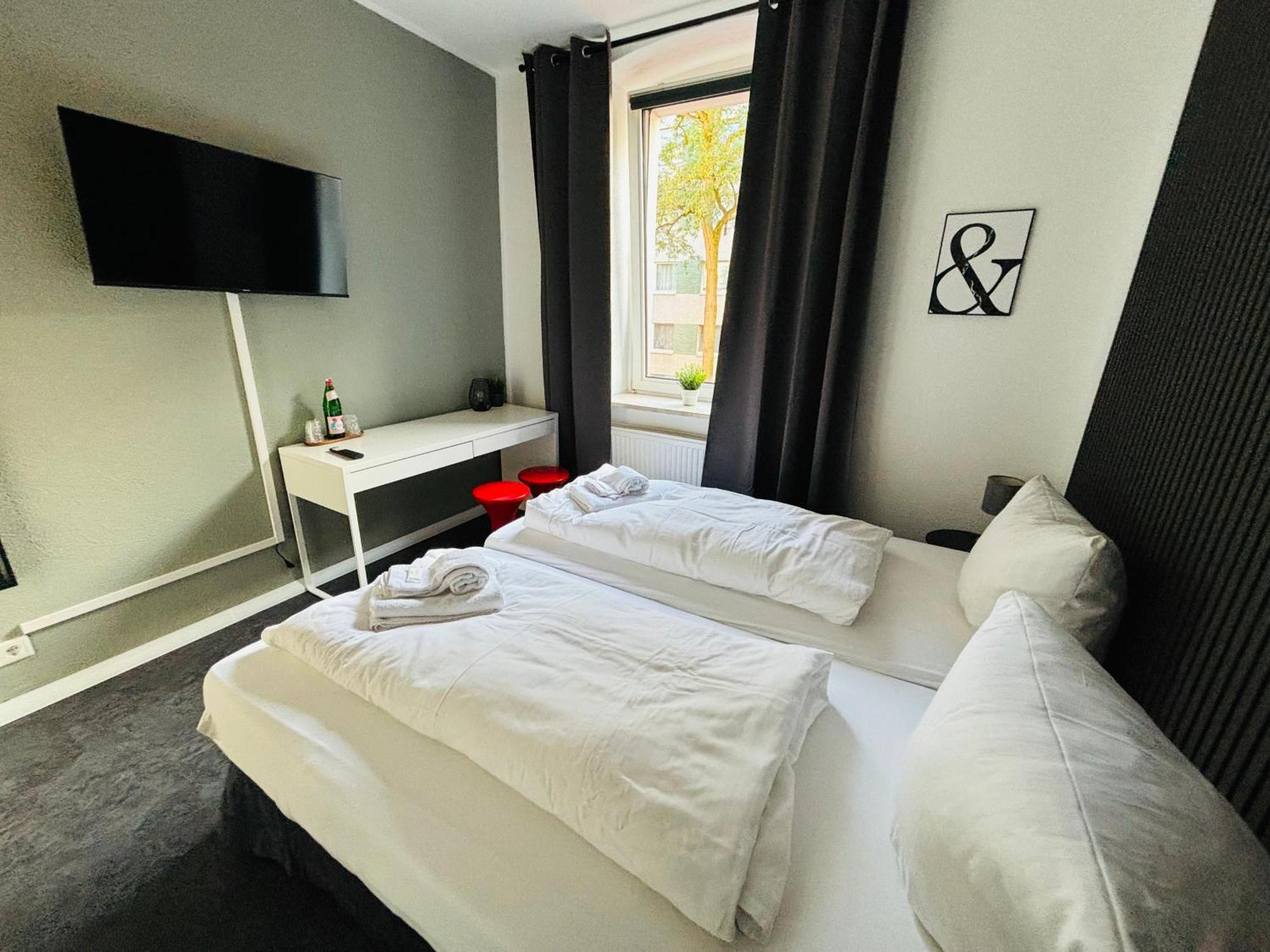 Hotel Bff Airport Messe Schlaf - Duesseldorf Buitenkant foto