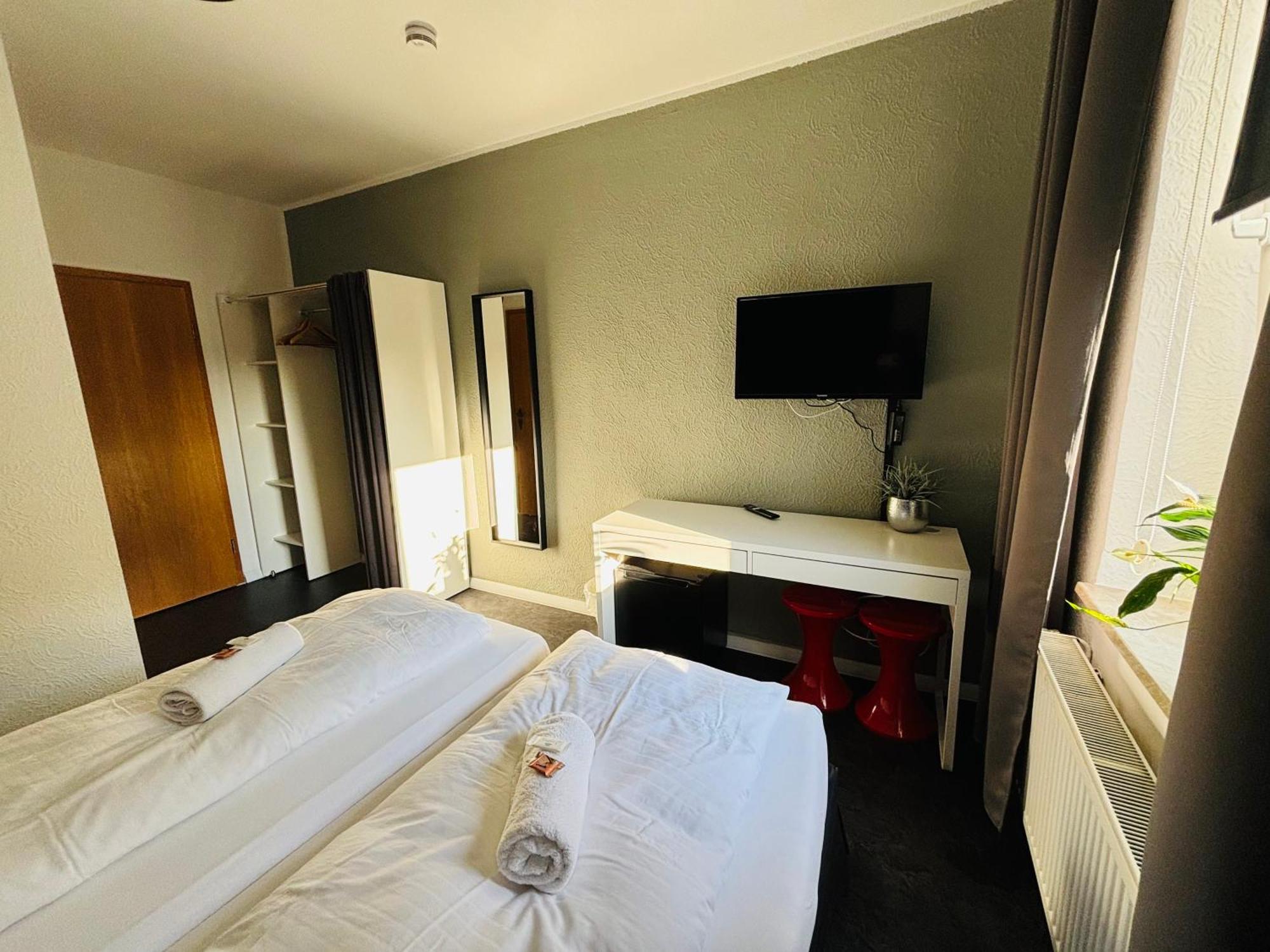 Hotel Bff Airport Messe Schlaf - Duesseldorf Buitenkant foto