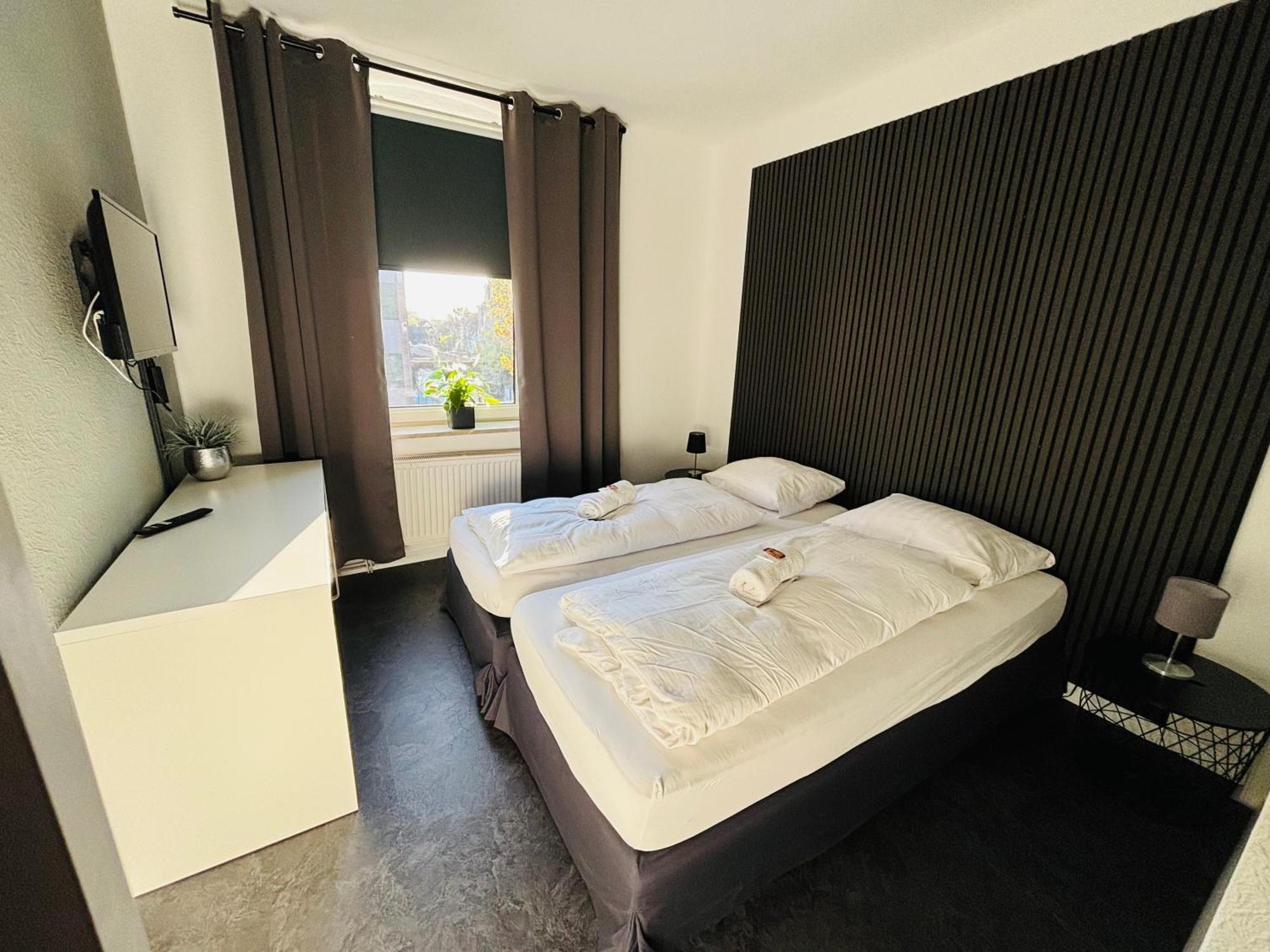 Hotel Bff Airport Messe Schlaf - Duesseldorf Buitenkant foto