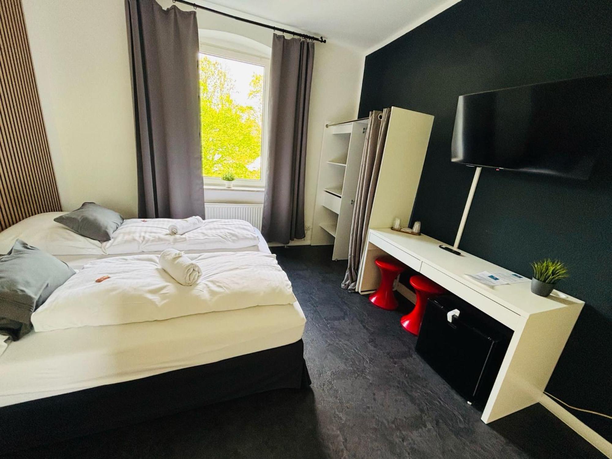 Hotel Bff Airport Messe Schlaf - Duesseldorf Buitenkant foto
